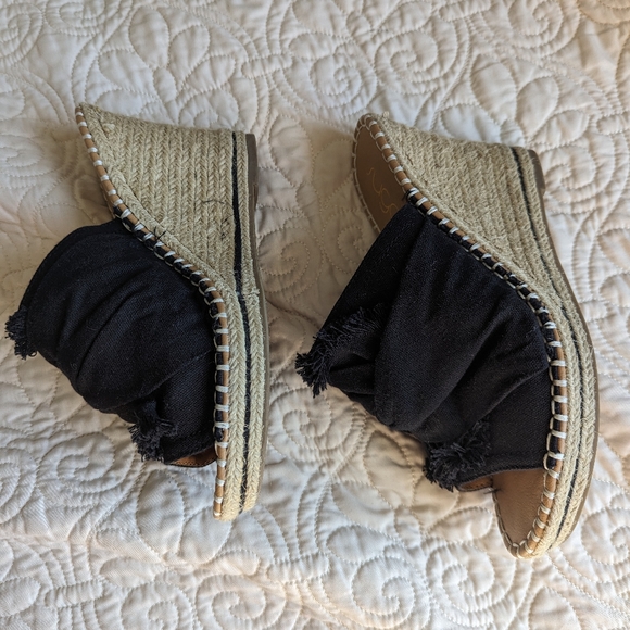 SUGAR wedge sandals with tie knot, size 7 - Picture 3 of 6